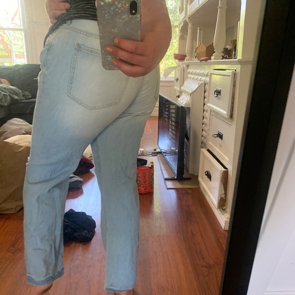 Lightwash Ripped Boyfriend Jeans - Picture 4 of 4